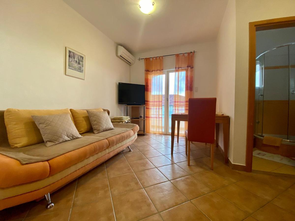 Apartments Grozdana Gradac  Bagian luar foto