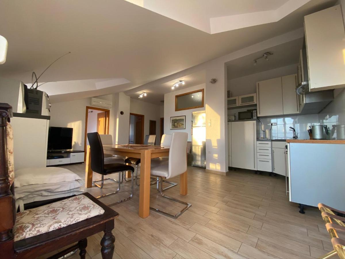 Apartments Grozdana Gradac  Bagian luar foto