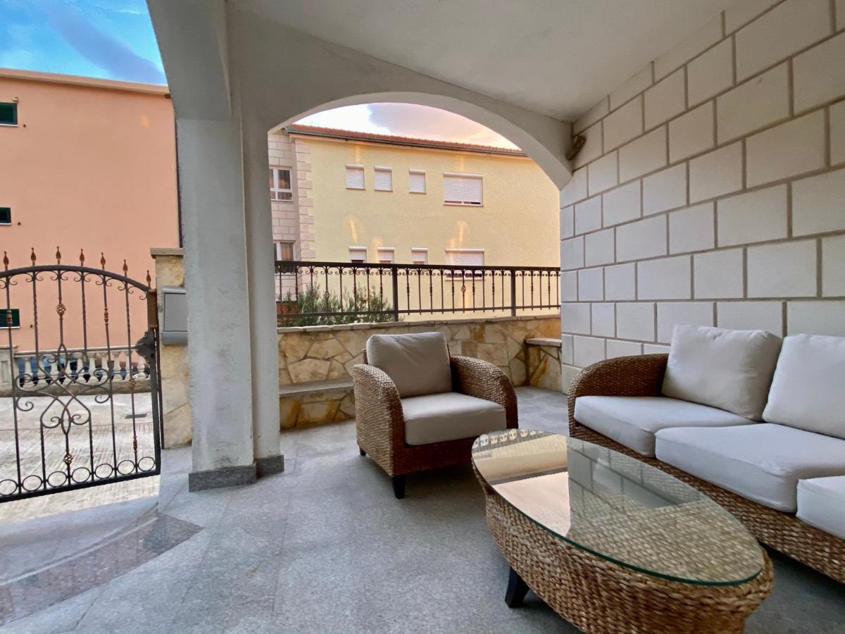 Apartments Grozdana Gradac  Bagian luar foto