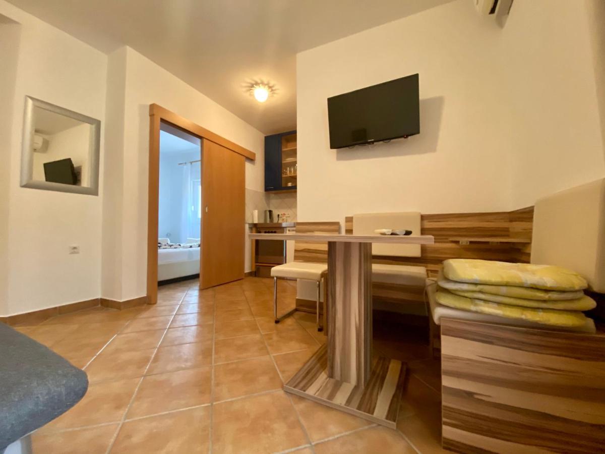 Apartments Grozdana Gradac  Bagian luar foto