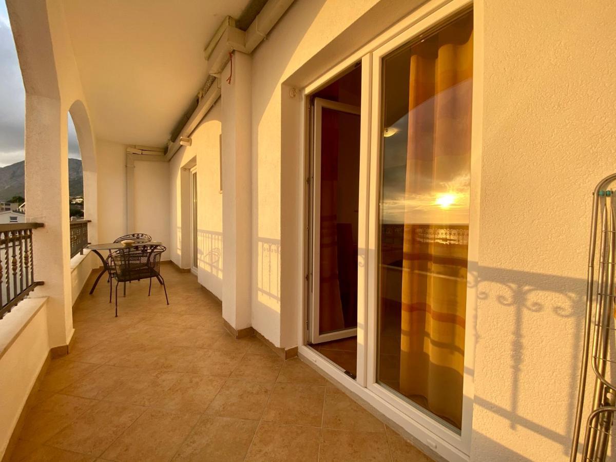 Apartments Grozdana Gradac  Bagian luar foto