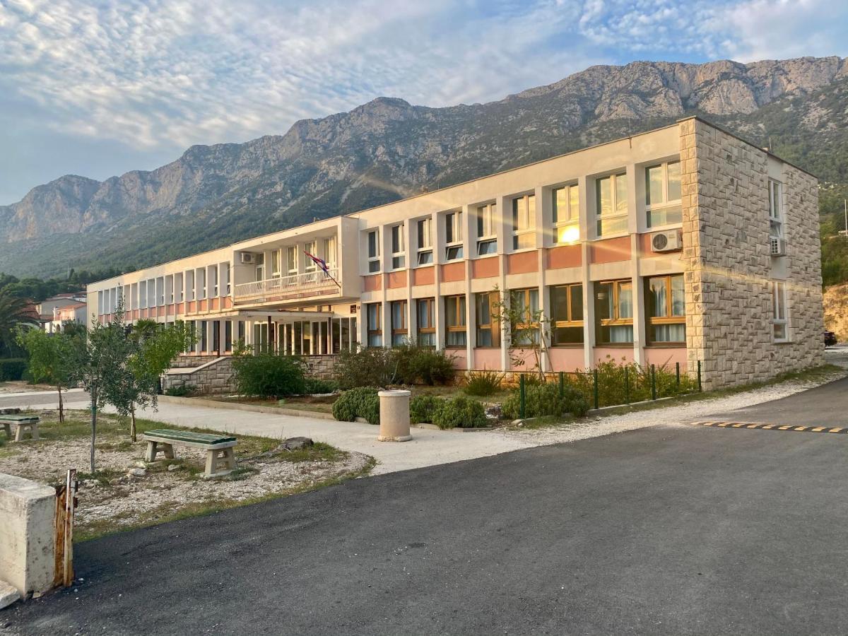 Apartments Grozdana Gradac  Bagian luar foto