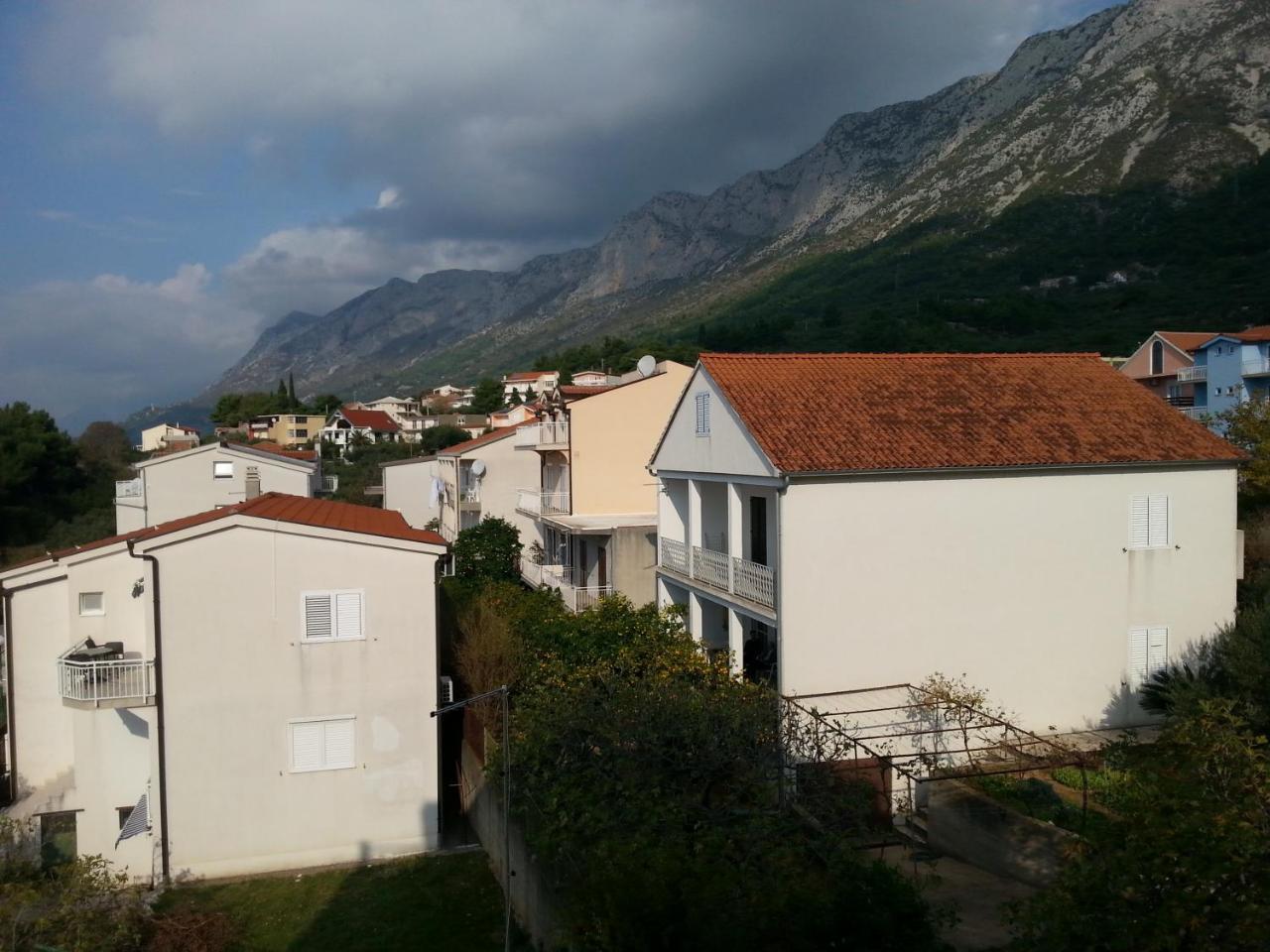 Apartments Grozdana Gradac  Bagian luar foto
