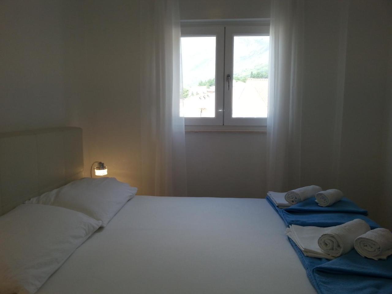 Apartments Grozdana Gradac  Bagian luar foto